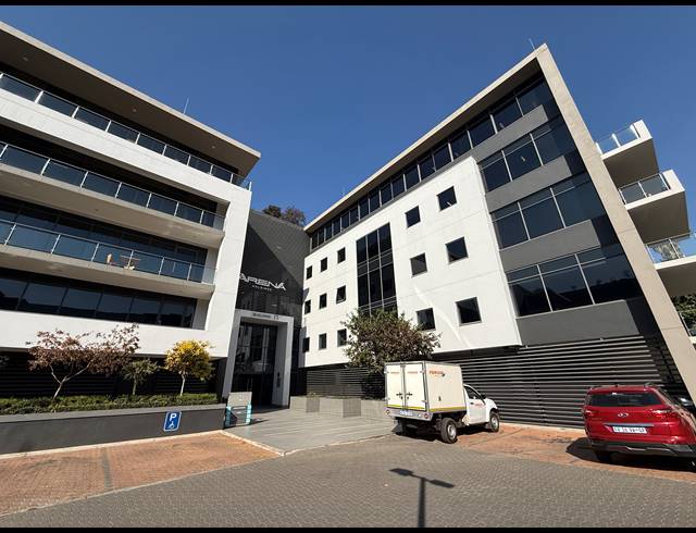 1,028M² OFFICE TO LET IN PARKTOWN
